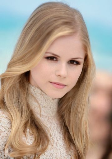 [SD 1.5][LORA]Erin Moriarty Gala Event erin_moriarty_v1.1-no8-cs1-txt-mr